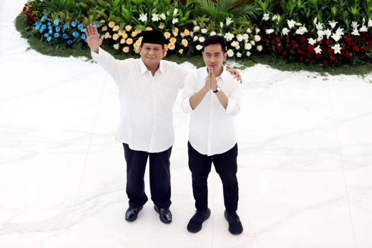 capres-dan-cawapres-nomor-urut-2-prabowo-subianto-dan-gibran-sxue